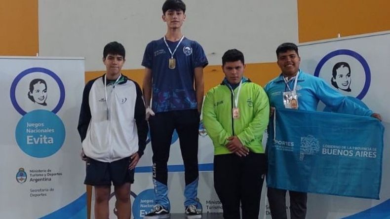 Miqueas Assat Palacio, bronce en Karate..