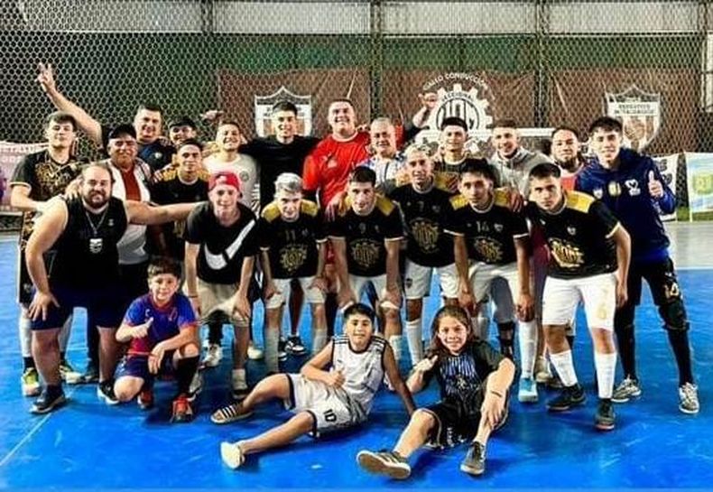 FESTEJO. Metalúrgico ganó el primer chico del playoff.