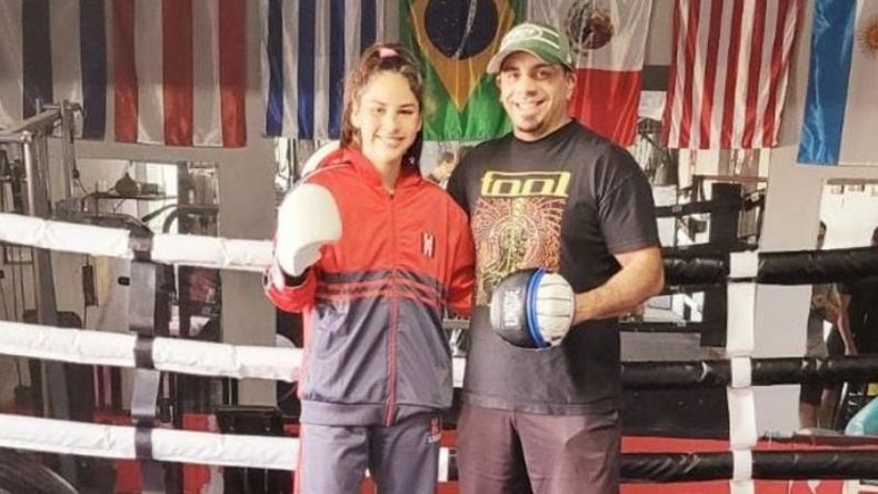 EQUIPO. Celeste junto a su entrenador Miguel Suárez..