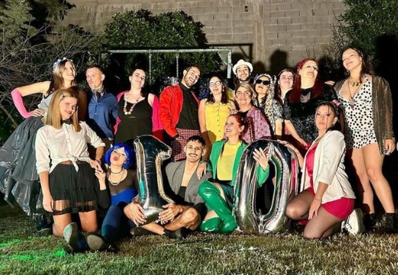 El festejo del elenco de Aquí y Ahora.