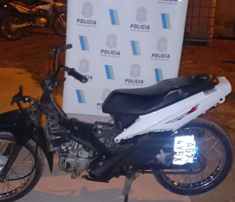 La moto secuestrada luego del operativo llevado a cabo en Pilar.