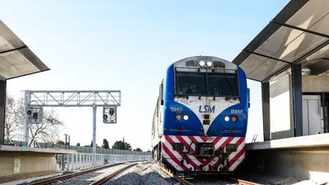 La compra de nuevo material rodante para el tren San Martín deberá esperar más.