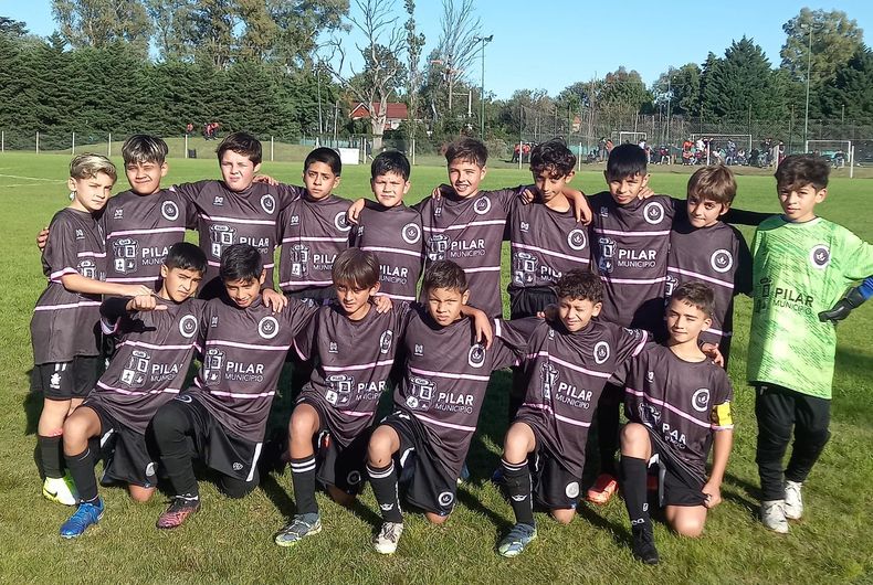 EQUIPO. La 2014 de Real Pilar debutó con un empate ante Estrella del Sur.