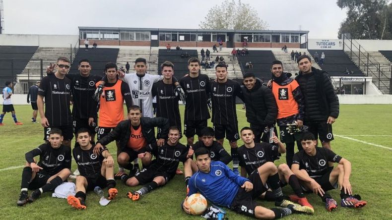 SEGUNDA. La Reserva de Real Pilar superó 2-0 a Liniers. Fue su primera victoria de local..