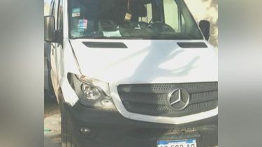 La camioneta con la que el conductor habría embestido a la víctima, para luego darse a la fuga.&nbsp;