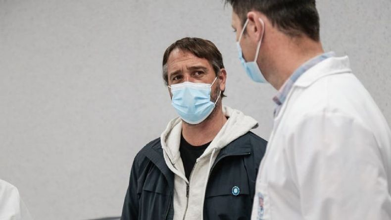 LAURENT TEXTUAL. Hoy Derqui está de pie, señaló el candidato del Frente de Todos durante la recorrida por el hospital. .