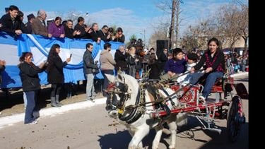 Zúccaro participó de actos en Los Cahorros y Villa Astolfi por el 9 de julio..
