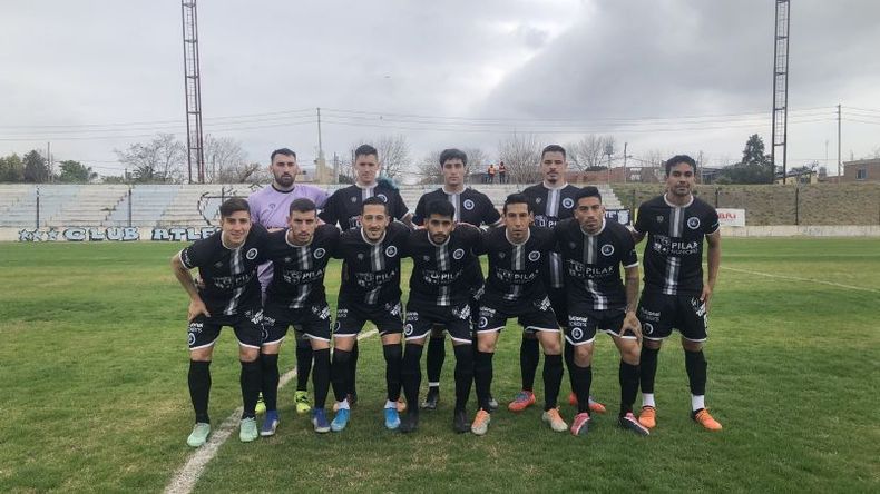 EQUIPO. El once inicial de Real Pilar que jugó en Merlo. Foto: Prensa Real Pilar..