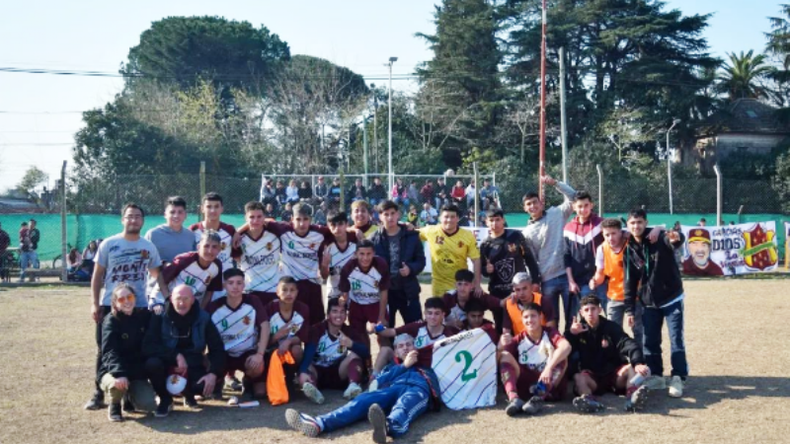 RUIDOSO FESTEJO. Los pibes de Monterrey son los dueños del clásico..