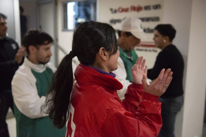 Unos 300 voluntarios de la Cruz Roja trabajan en las zonas afectadas por las inundaciones.