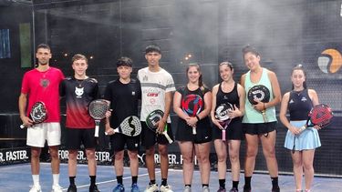 Los protagonistas de la noche en el Roby Gattiker Center de Pilar. Los protagonistas de la noche en el Roby Gattiker Center de Pilar.