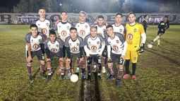 PUNTERO. Los pibes de Metalúrgico están en la cima del Torneo Apertura. (Foto Mario Cacerez).