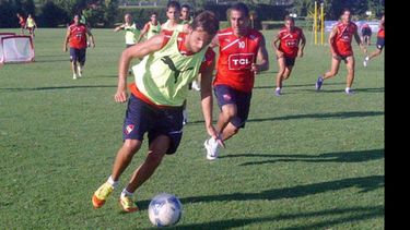 (FOTO: caindependiente.com) Por la tarde, los jugadores hicieron fútbol reducido en la cancha de Mapuche..