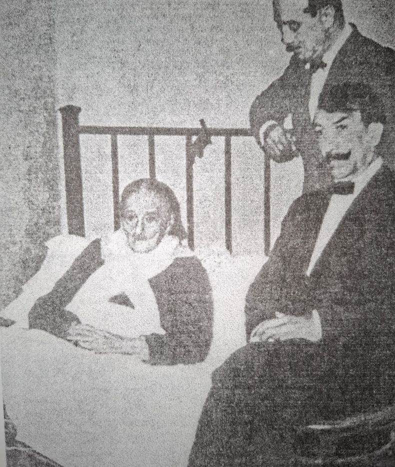 Pepita recibe la visita de Alfredo Palacios en la pieza que alquilaba en Presidente Derqui. El legislador le consigui&oacute; una pensi&oacute;n.