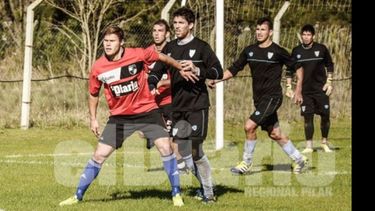 Rivero viene de convertir ante Colegiales, en el 2-0 en Pilar..