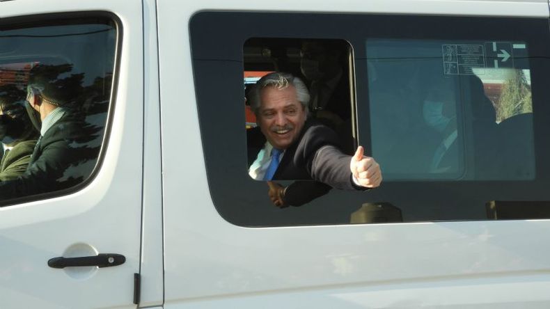OK. Alberto Fernández, en su última visita a Pilar, cuando inauguró las reformas de la estación de Villa Rosa. .