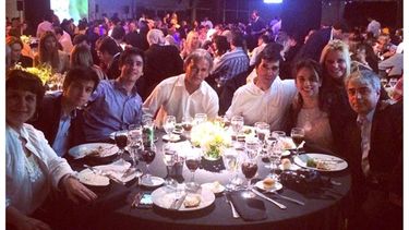 CENA. Un evento de recaudación, en 2015. Entre otros, comparten la mesa Saulle, Lagomarsino, Zakhem y Liberé..