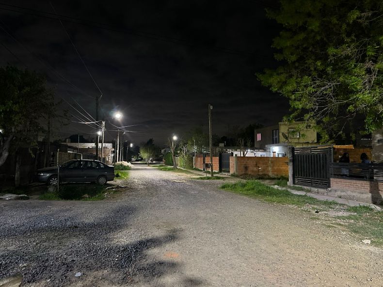 Calle Pampa, entre Vélez Sársfield y Lago CArdiel, lugar donde se produjo el accidente fatal en el que murió una nena de 7 años.&nbsp;