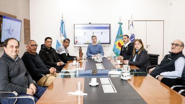 MESA DE NEGOCIACIONES. Achával acordó con los gremios las nuevas mejoras salariales.&nbsp;
