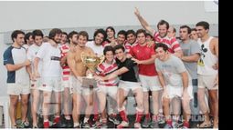 Los jugadores de Alumni debutaron en el torneo y se quedaron con la copa..