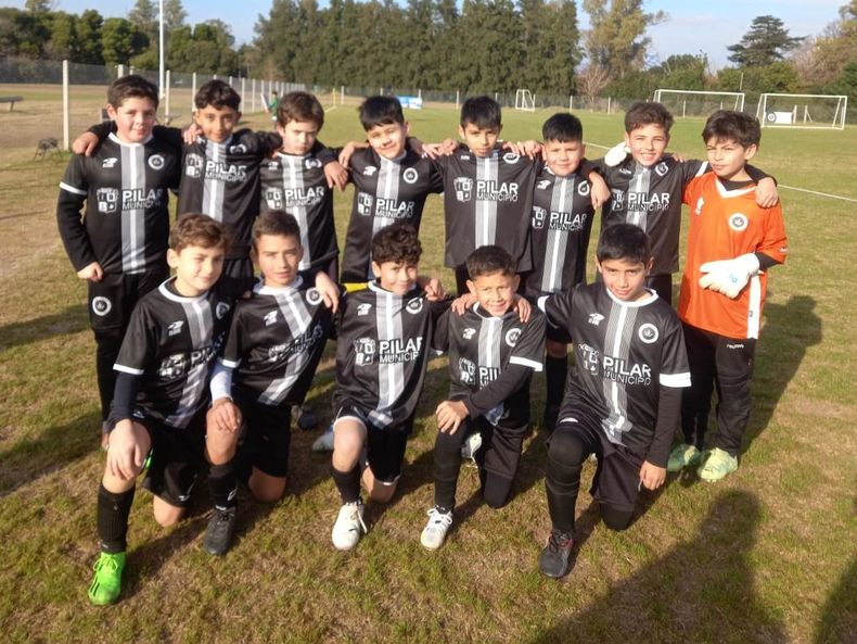 EQUIPO. La categoría 2014 de Real Pilar debutó el año pasado en AFA.
