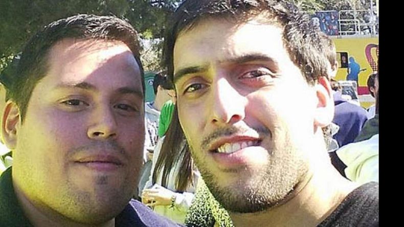 Además de community manager y columnista de FM Plaza, Lucas Basterrica es fanático del básquet. Por eso no contuvo la tentación de la selfie con Facundo Campazzo..
