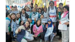 RECLAMOS. Los docentes participaron de la marcha federal..
