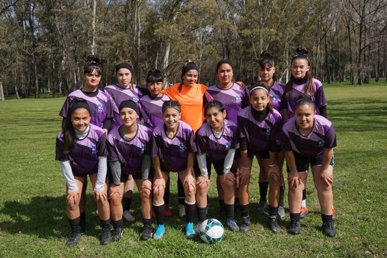 EQUIPO. La categoría Sub 16 de Gauchitos/Escuela Municipal que representó a Pilar.