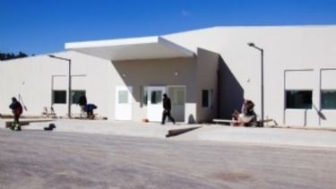 Denuncian a la papelera que donó la maternidad