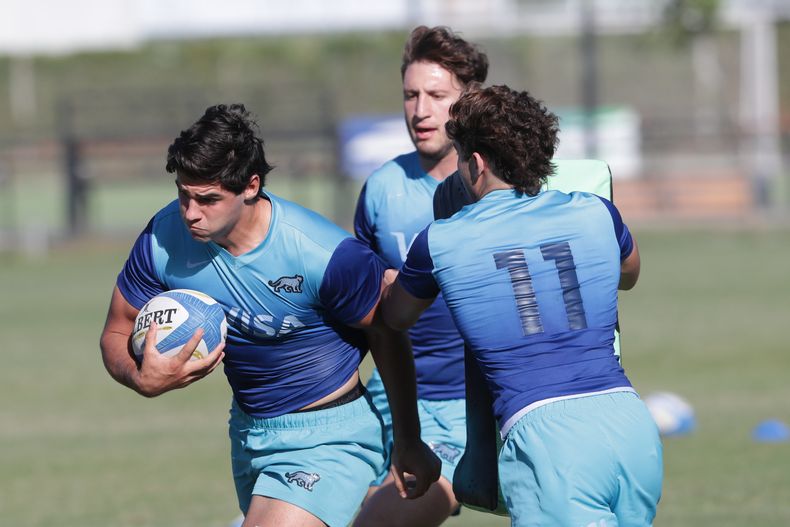 Benjamín Grondona (Champagnat) en los entrenamientos en Casa Pumas.