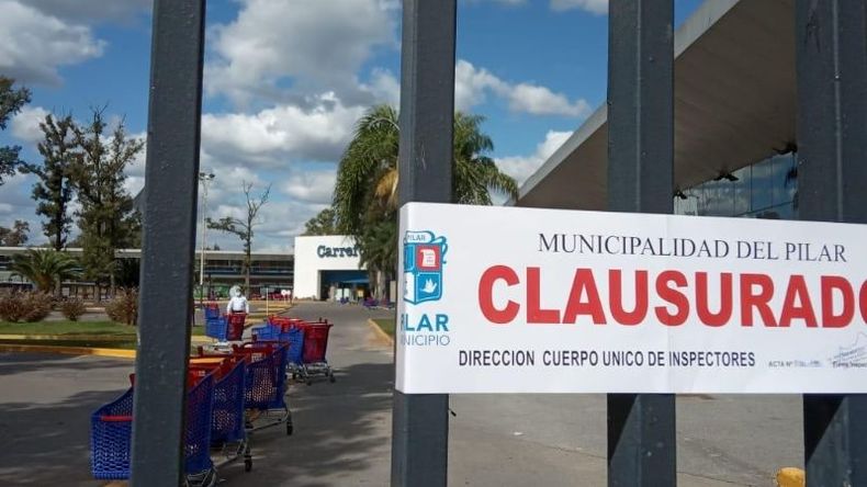 FAJA.Carrefour había sido clausurado el domingo pasado. Volvió a abrir ayer..
