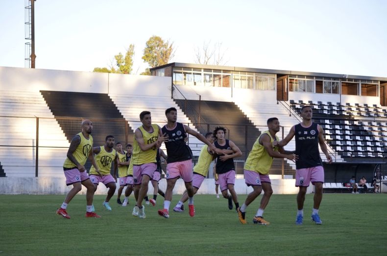 Real Pilar completó la semana de trabajo el viernes por la tarde en el Barraza.