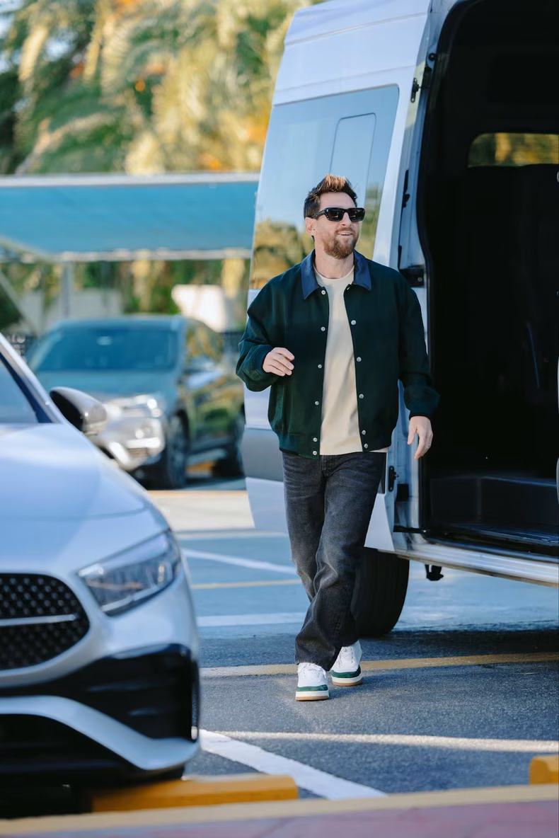 Messi ya está en Ezeiza para su despedida. (@Argentina).