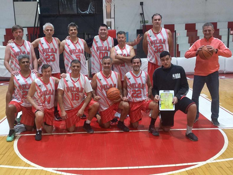 Pilar +47 está en racha entre los Master de Febamba.