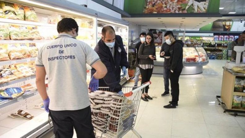 CASTIGO. El Siglo se convirtió en el primer local clausurado por sobreprecios. .