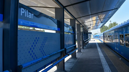 HAY DE QUÉ QUEJARSE. Los trenes del AMBA vienen decayendo su servicio. HAY DE QUÉ QUEJARSE. Los trenes del AMBA vienen decayendo su servicio.