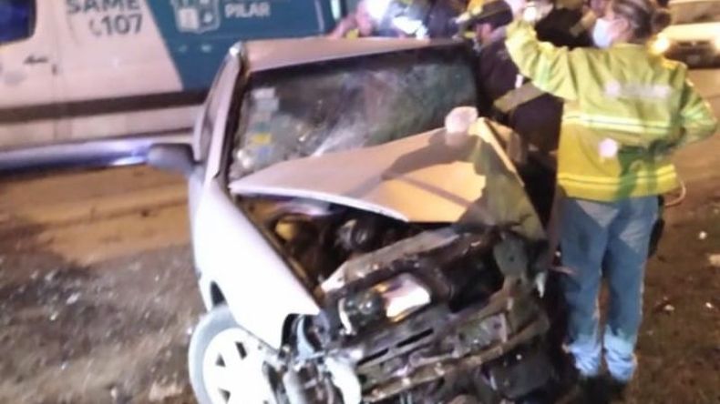 El accidente tuvo lugar en Ruta 25 y Lago Argentino, en el ingreso a Villa Astolfi. .