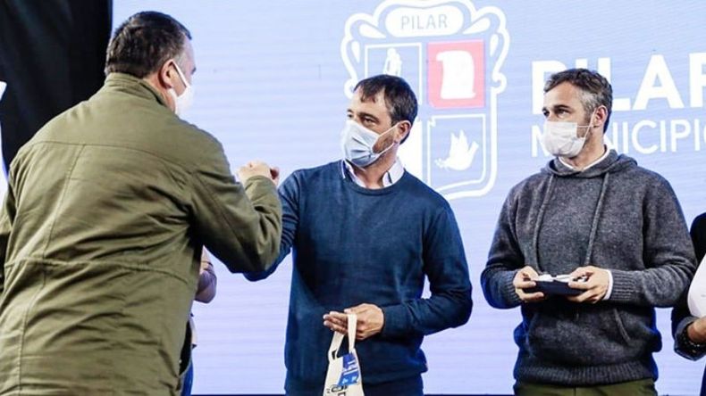 MAESTRO. Laurent y Achával homenajearon a docentes del distrito..