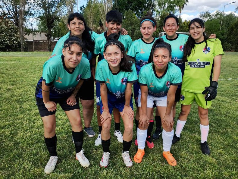 CAMPEONAS. Las chicas de Pilar City ganaron la Zona A con récord de 15 triunfos.