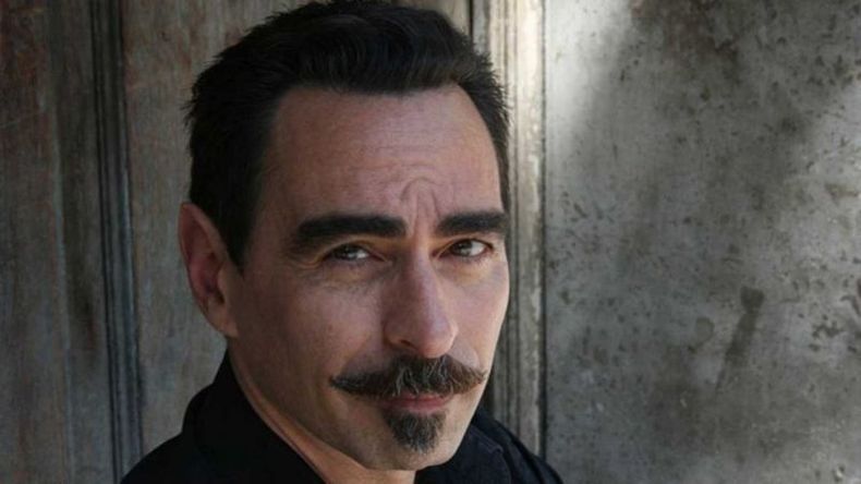 Federico Andahazi. .
