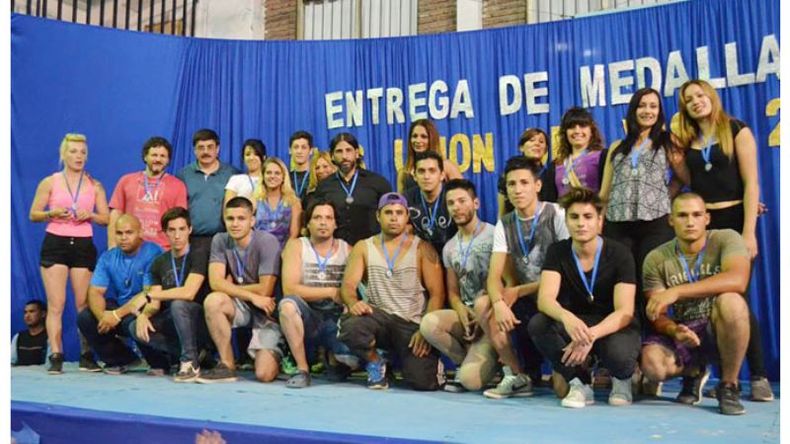 VARIETÉ. Los deportistas de varias disciplinas también fueron reconocidos..