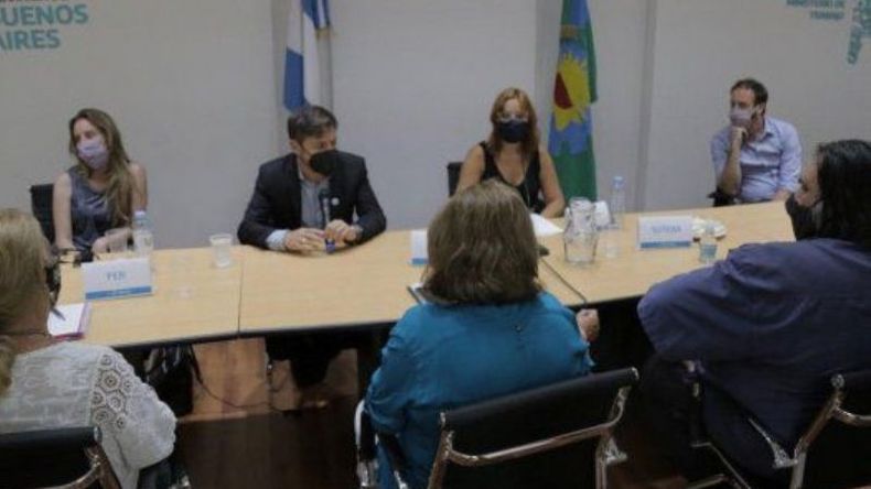 REUNIÓN. Gremios y funcionarios se sentarán de nuevo a la mesa paritaria..