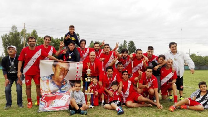 REY. El Rojo de la Avenida es el campeón defensor de la competencia..