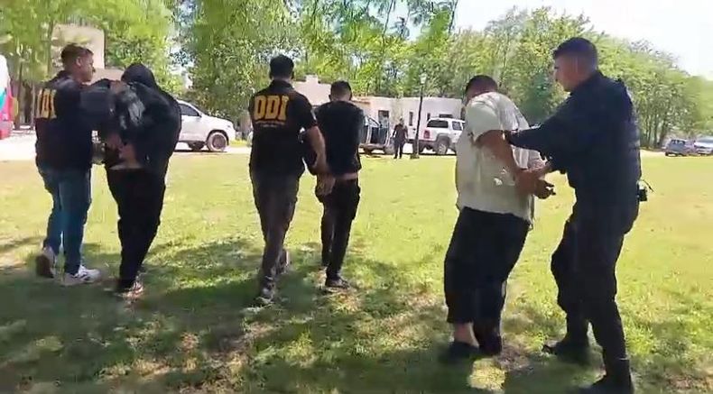 Los delincuentes fueron detenidos tras enfrentarse a tiros con la policía.&nbsp;