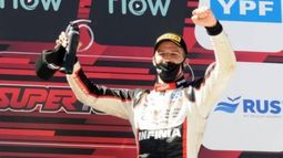 41. Son los festejos de Rossi en el STC2000..