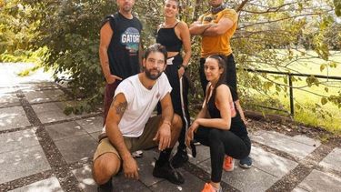 Cachete Sierra junto a su equipo, comandado por el coreógrafo Mati Napp. .