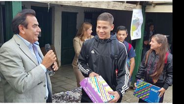ESCUELA. Molina participó de una jornada sobre voto joven en Villa Rosa..