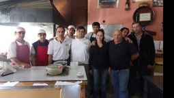 Hay equipo. Los encargados de que muchos pilarenses coman rico..