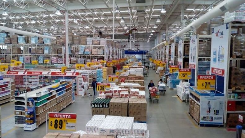 MÁS AMPLIO. El salón de ventas de Vital, con mayor espacio..