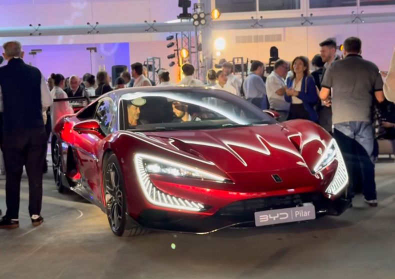 El impactante YANGWANG U9 el superdeportivo elctrico de la divisin premium de BYD